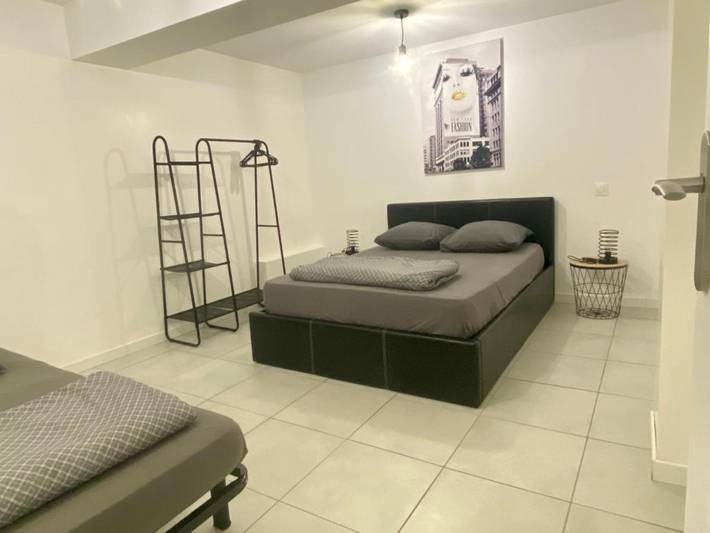 Gîte pour 7 personnes, avec terrasse à Claye-Souilly - 4