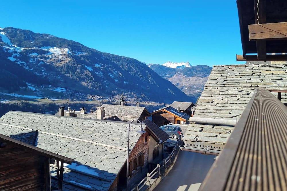 Geheel appartement, Duplex with view in the heart of the quiet village of Sarreyer near Verbier in Versegères, Bagnes