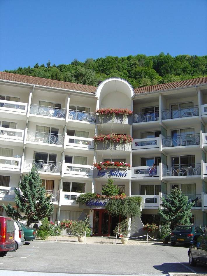 Gîte pour 4 personnes, avec vue ainsi que piscine et balcon à Allevard - 3