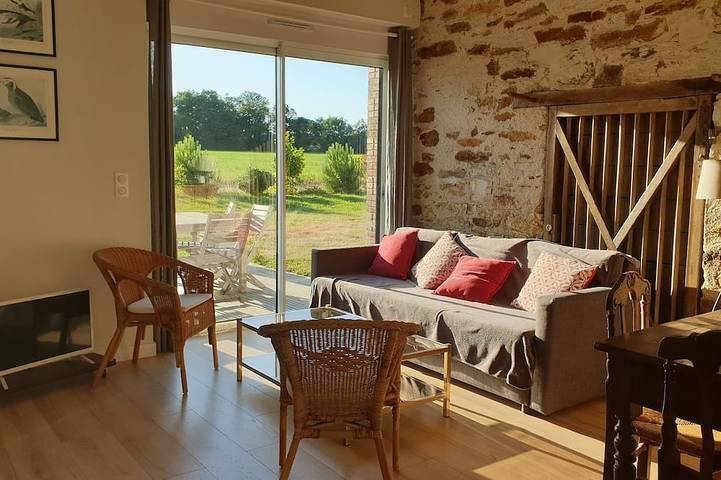 Gîte pour 6 personnes, avec terrasse et jardin
