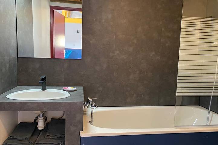 Location de vacances pour 4 personnes, avec terrasse ainsi que jardin et piscine à Sallertaine - 3