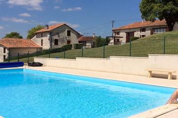 Gîte pour 7 personnes, avec jardin et piscine à Nanteuil-Auriac-de-Bourzac