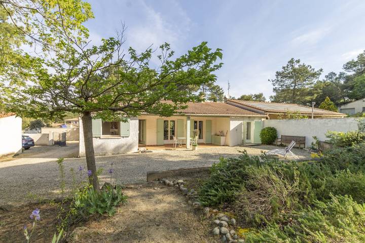 Location de vacances pour 6 personnes, avec terrasse et jardin, animaux acceptés à Mornas - 2