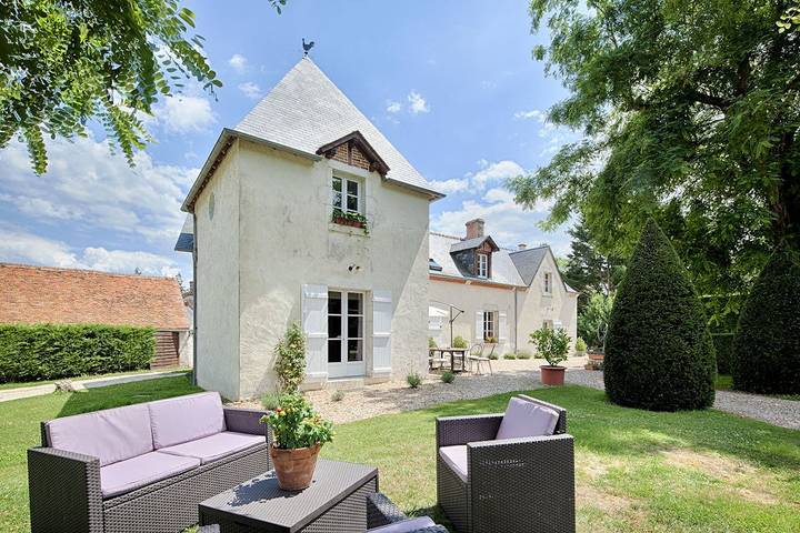 Gîte pour 10 personnes, avec jardin et terrasse ainsi que vue sur le lac et piscine à Cheverny - 2