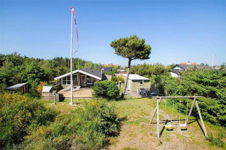 Ferieudlejning for 6 personer, med terrasse i Thorup Strand