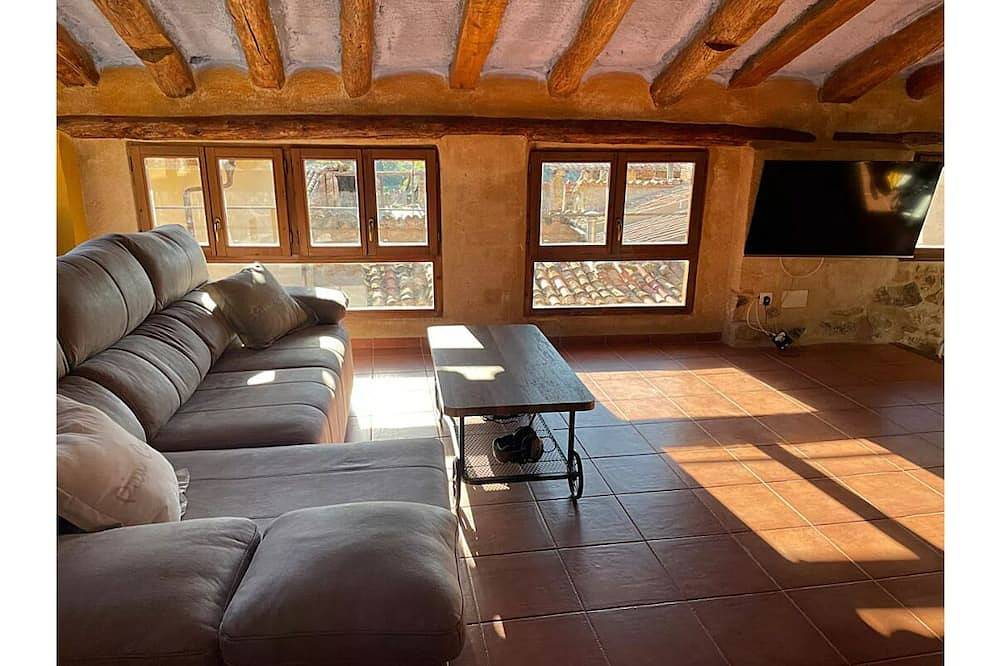 Entire apartment, Apartment ''La Tirolina'' in Fuentespalda, Teruel Region