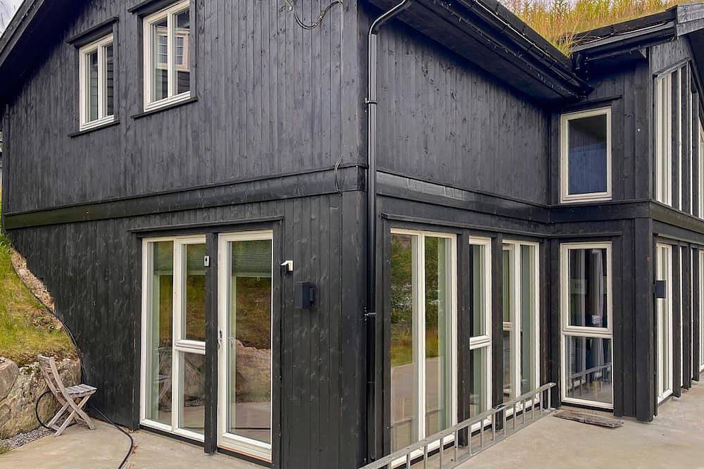 Cozy home in Hovden i Setesdal - with jacuzzi in Hovden, Bykle 