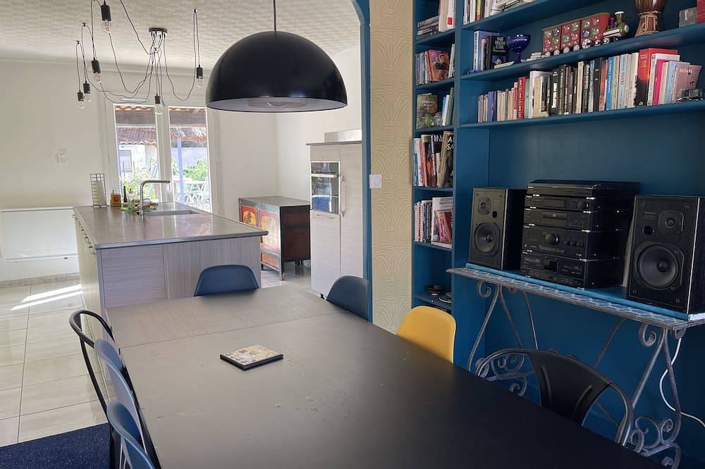 Charming property surrounded by vineyards near St Chinian in Pierrerue, Region de Béziers