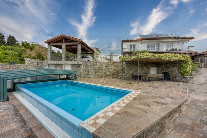 Gîte pour 2 personnes, avec vue sur l’océan ainsi que terrasse et piscine à Koper - 3