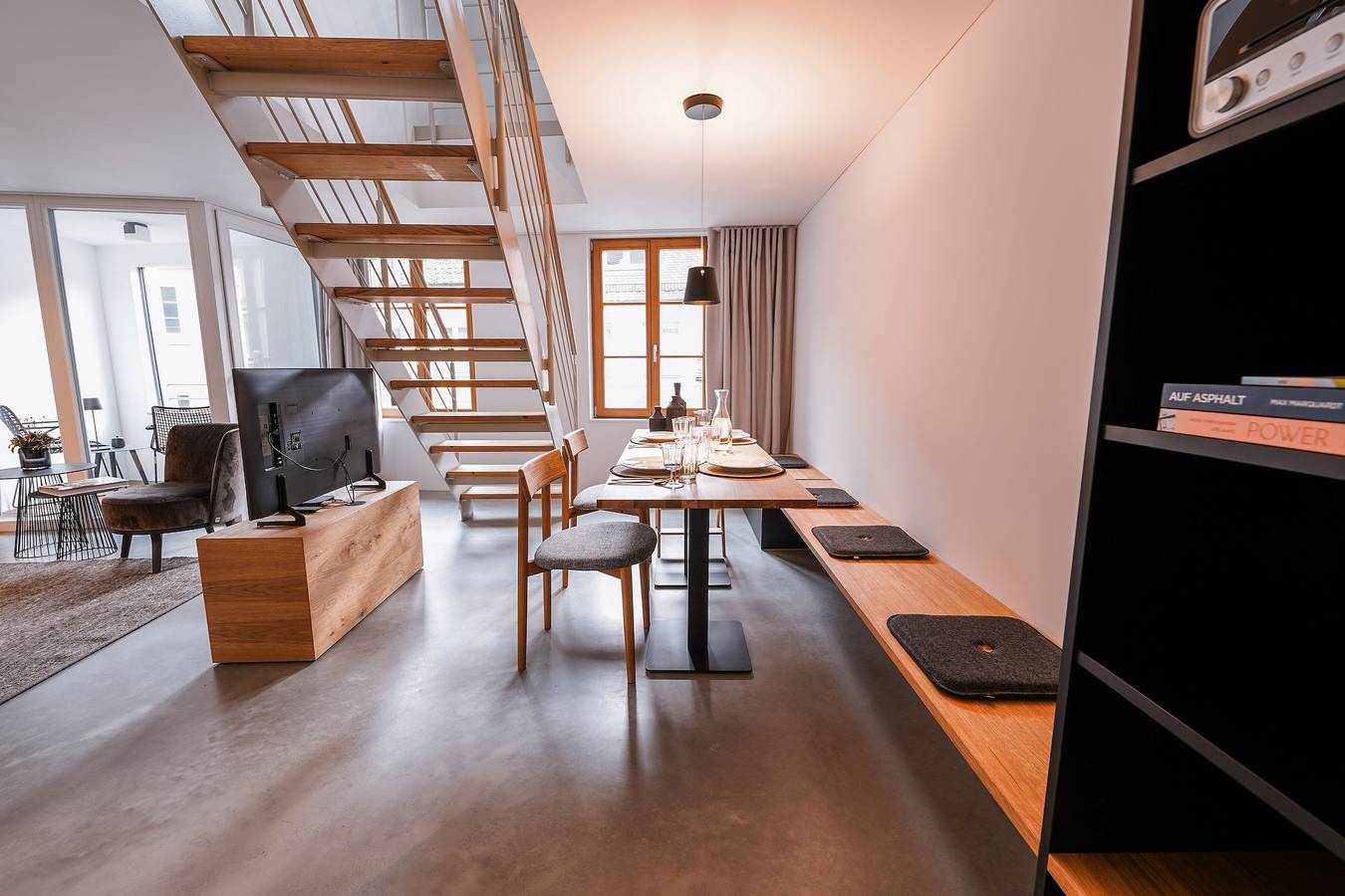 Entire apartment, Apartment '4 persons' with covered loggia on the 3rd floor in the immediate vicinity of the lake in Überlingen, Region Bodensee-Oberschwaben