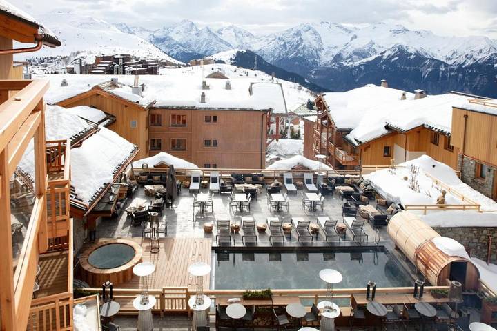 Hôtel pour 3 personnes, avec Balcon et Jacuzzi ainsi que Terrasse et Piscine