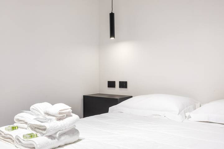 Bed and Breakfast "Camera 102" with Balcony, Wi-Fi and Air Conditioning in Catania, Catania Province