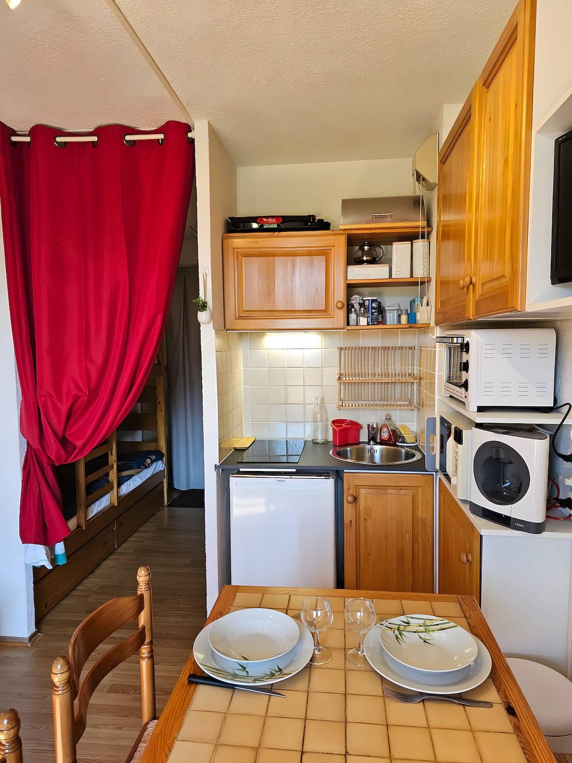 Apartamento entero, Apartamento 'Estudio' con vistas a la montaña, terraza privada y Wi-Fi in La Toussuire, Fontcouverte-la Toussuire
