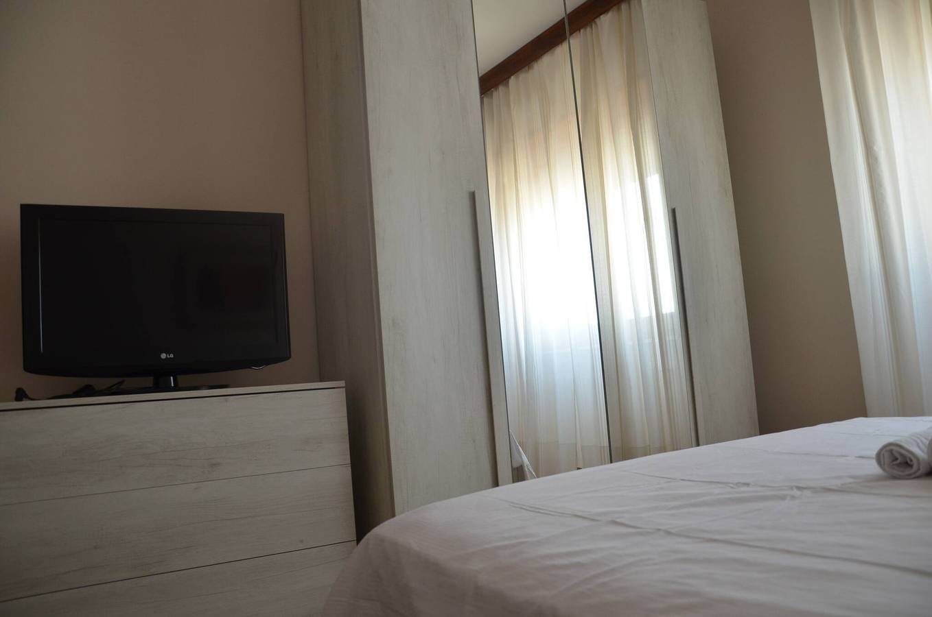 Ganze Ferienwohnung, Sta 05 /Gilu Stanza 2 Pax Attivo Vista Mare Terraz in Sassari, Sassari Provinz