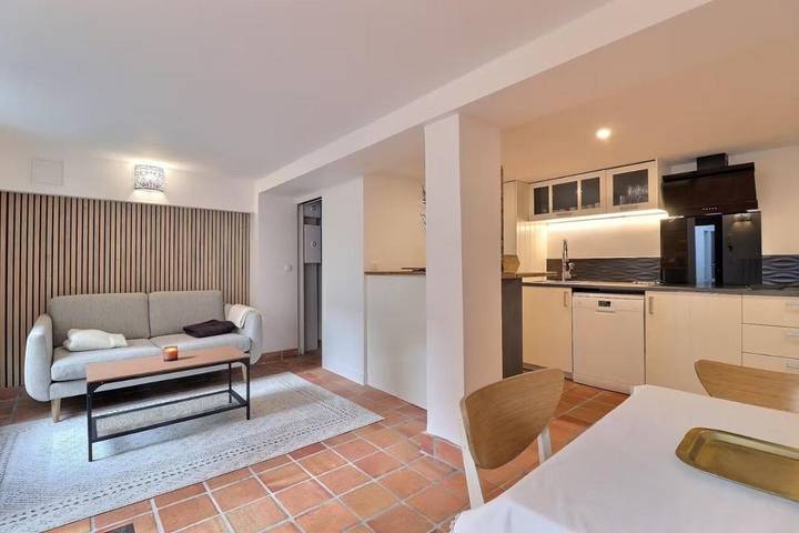 Location de vacances pour 6 personnes, animaux acceptés dans Phare De La Garoupe Antibes