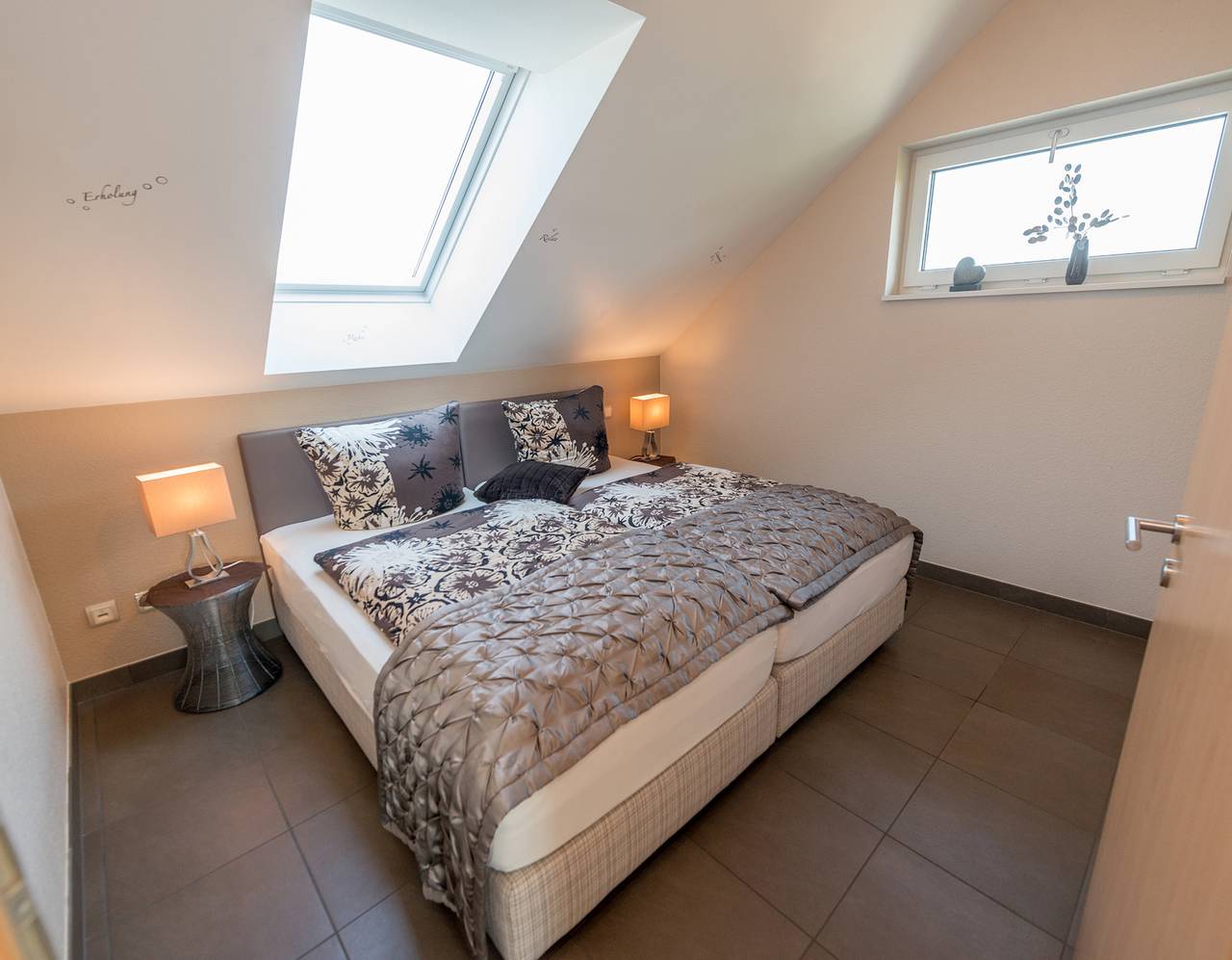 Ganze Ferienwohnung, Entspanntes Wohnen auf Zeit - Design-Apartment "Suite Cappuccino" mit Parkplatz und Gartennutzung in Bensheim, Bergstraße