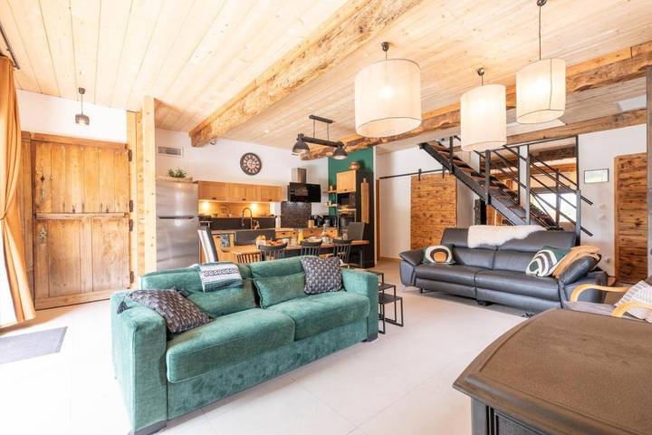 Gîte pour 8 personnes, avec terrasse, animaux acceptés à Aucun - 4