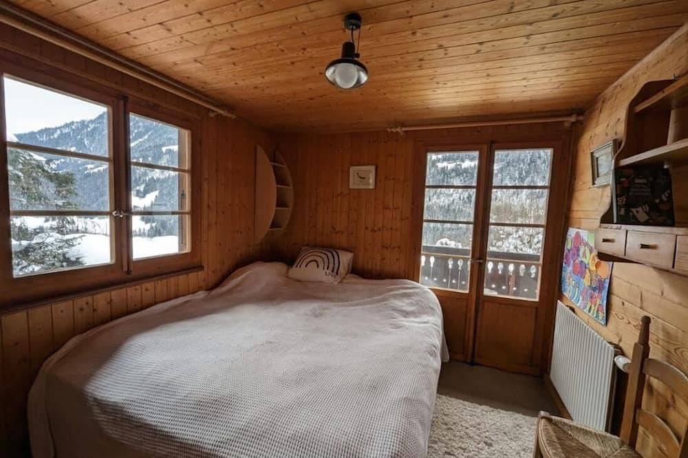 Appartamento intero, Champéry (Ch) winter/summer, confort apart. 4-5p. in wooden chalet, superb view! in Champéry, Portes du Soleil