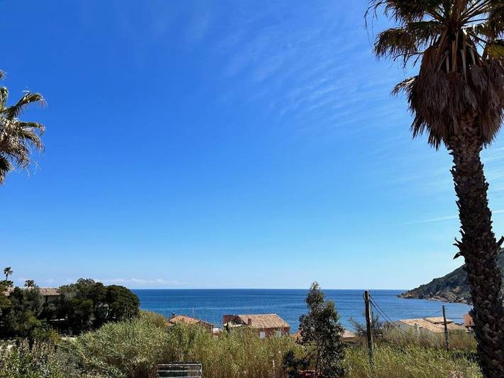 Gîte pour 4 personnes, avec terrasse et vue dans Plage de Bonne Terrasse - 2