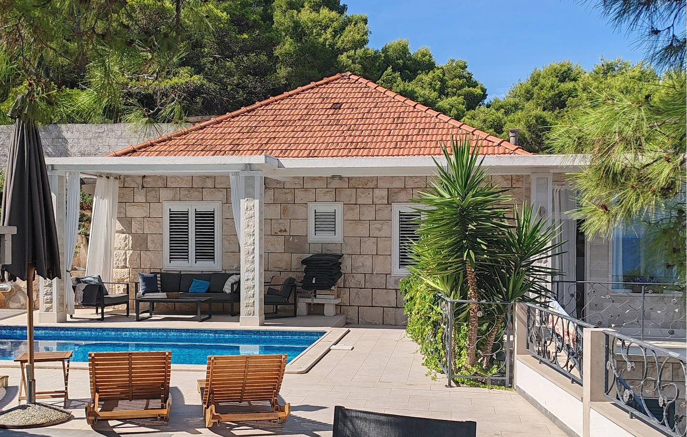 Ferienhaus für 7 Personen mit Garten in Selca, Povlija, Selca und Sumartin