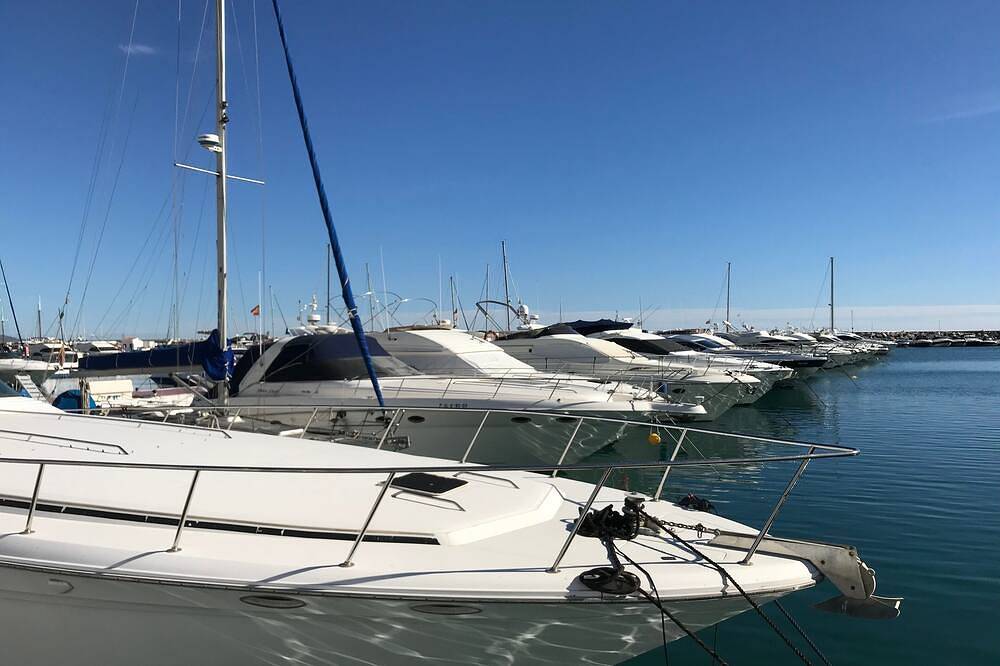 Gorgeous apartment In Marbella in Nueva Andalucia Golf Valley, Marbella