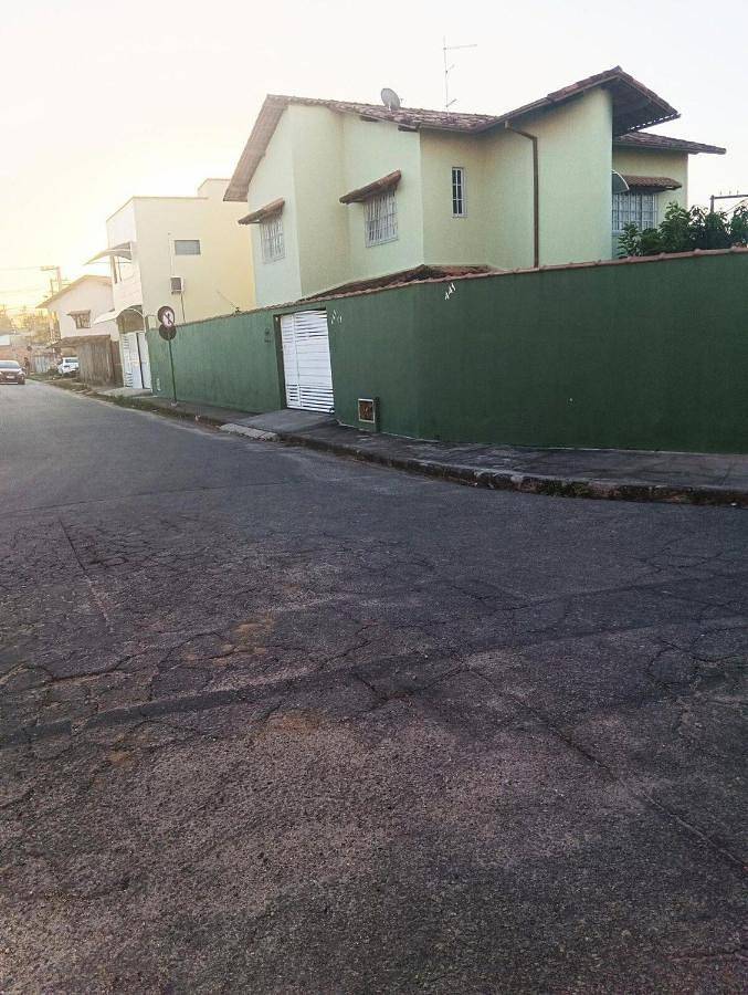 Casas e apartamentos de temporada para 3 pessoas, com jardim em Rio das Ostras