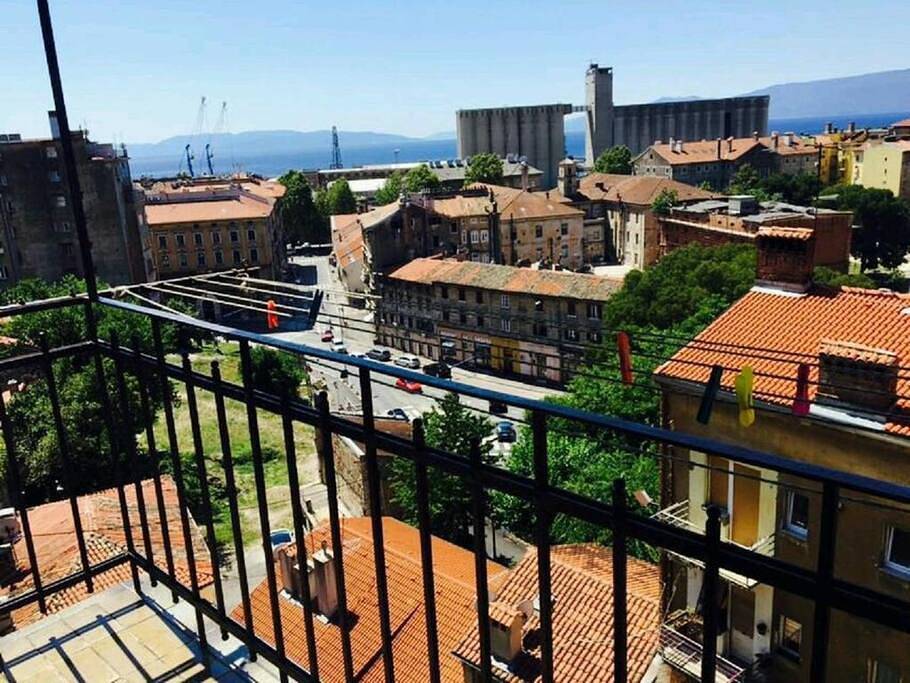 Ganze Wohnung, 4-Zimmer-Wohnung mit Blick auf Rijeka in Rijeka, Primorje-Gorski Kotar