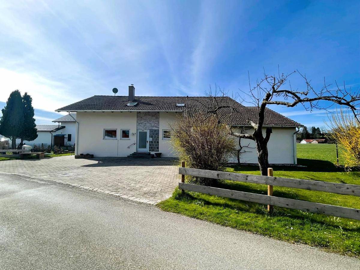 Six-Bedroom House in Leutkirch im Allgäu, Region Bodensee-Oberschwaben