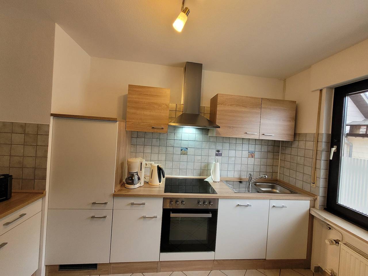Apartamento vacacional entero, Apartamento, ducha, Wc, lado mirando al jardín in Sistig, Kall