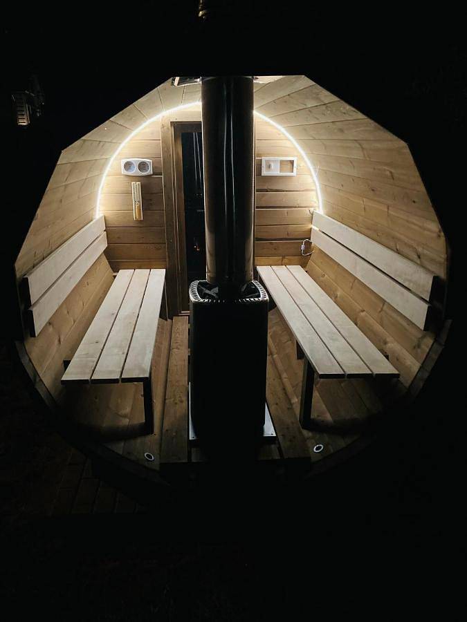 Ferienhaus für 6 Personen, mit Ausblick und Pool sowie Garten und Sauna, mit Haustier