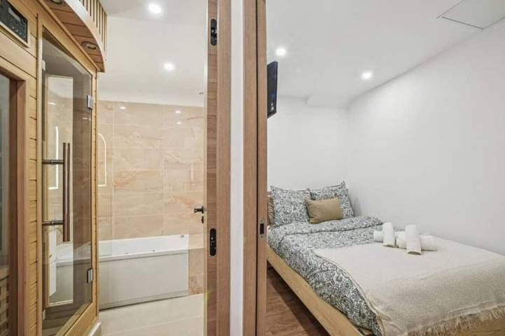 Appartement entier, Lavie Maison - Hot Tub AC and Sauna in Nice, Côte méditerranéenne (France)