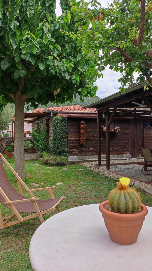 Gîte pour 3 personnes, avec vue et jardin dans (Nea) Vrasna - 3