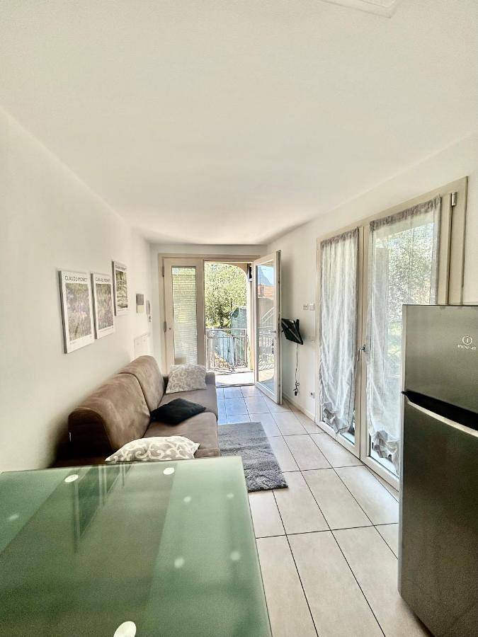 Ferienwohnung für 2 Personen, mit Balkon und Terrasse sowie Garten und Seeblick
