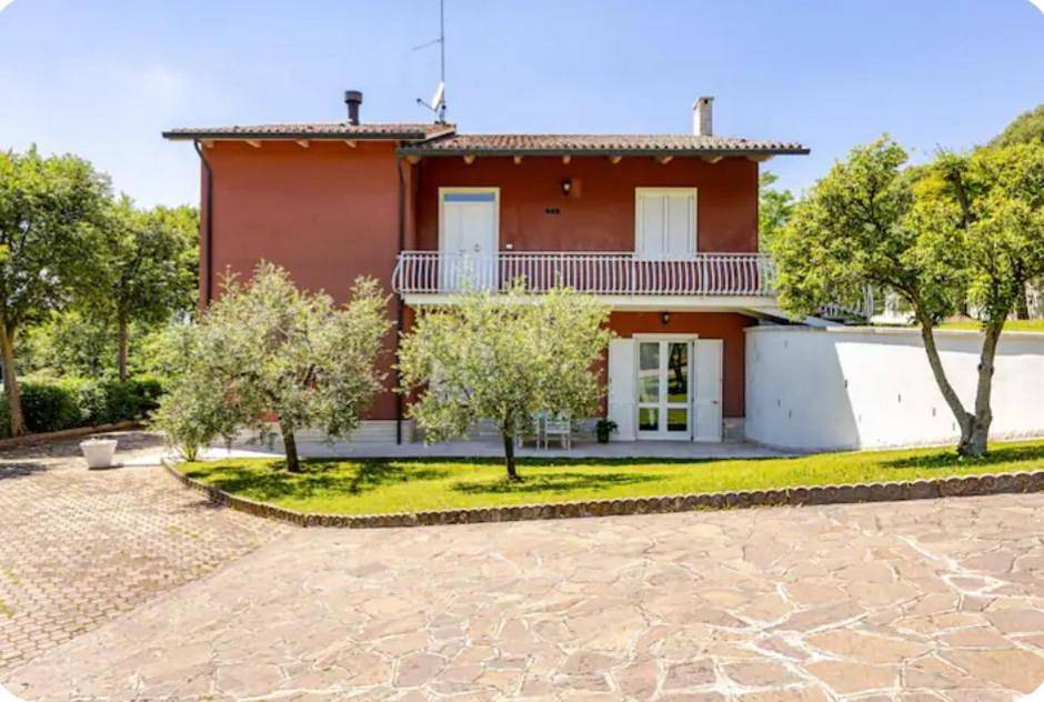 Pace, Luminosità e Comodità a due passi dal Garda in Volta Mantovana, Provincia di Mantova