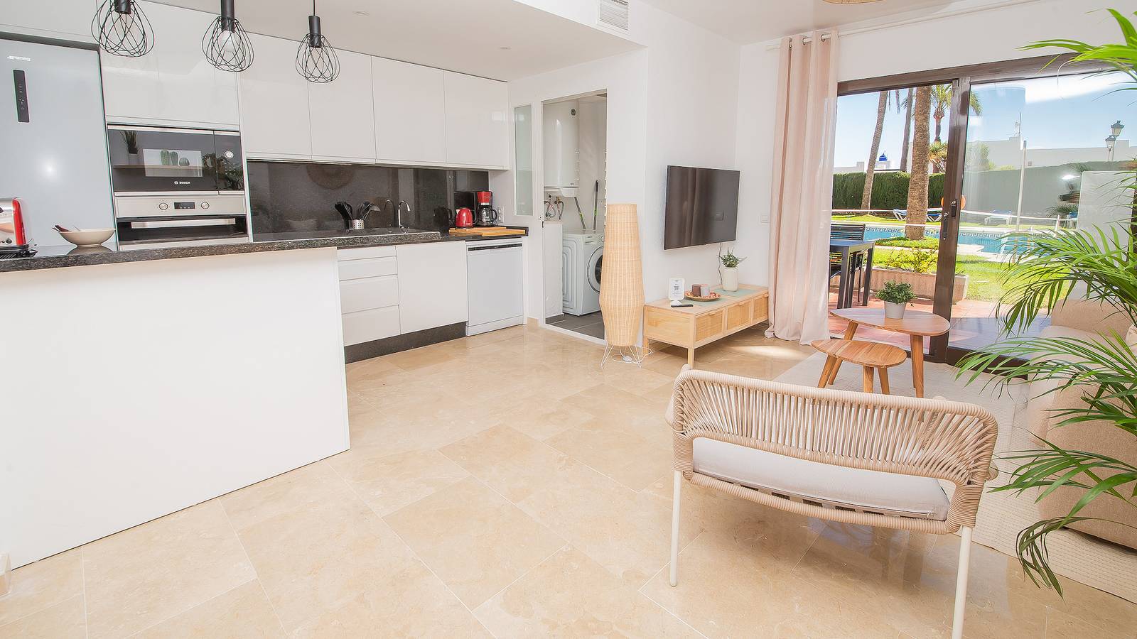 Entire apartment, Marina Real 504 in Playa Gaviotas, Manilva