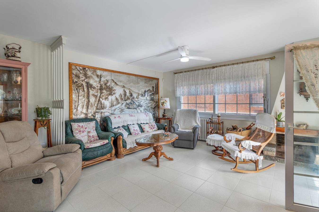 Casa Vacacional 'Ca La Iaia' con Vistas a la Montaña, Piscina Privada y Wi-Fi in Olérdola, Interior de Barcelona