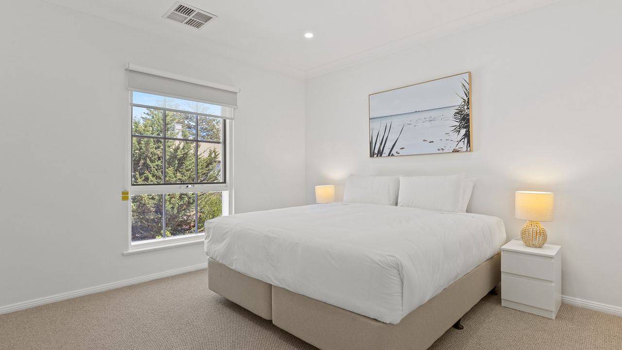 Entire holiday apartment, Ferienwohnung für 6 Personen (1 m²) in Glenelg South in Adelaide, South Australia