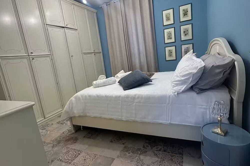 Ganze Wohnung, Beautiful spacious flat in the old town of Ivrea in Ivrea, Canavese