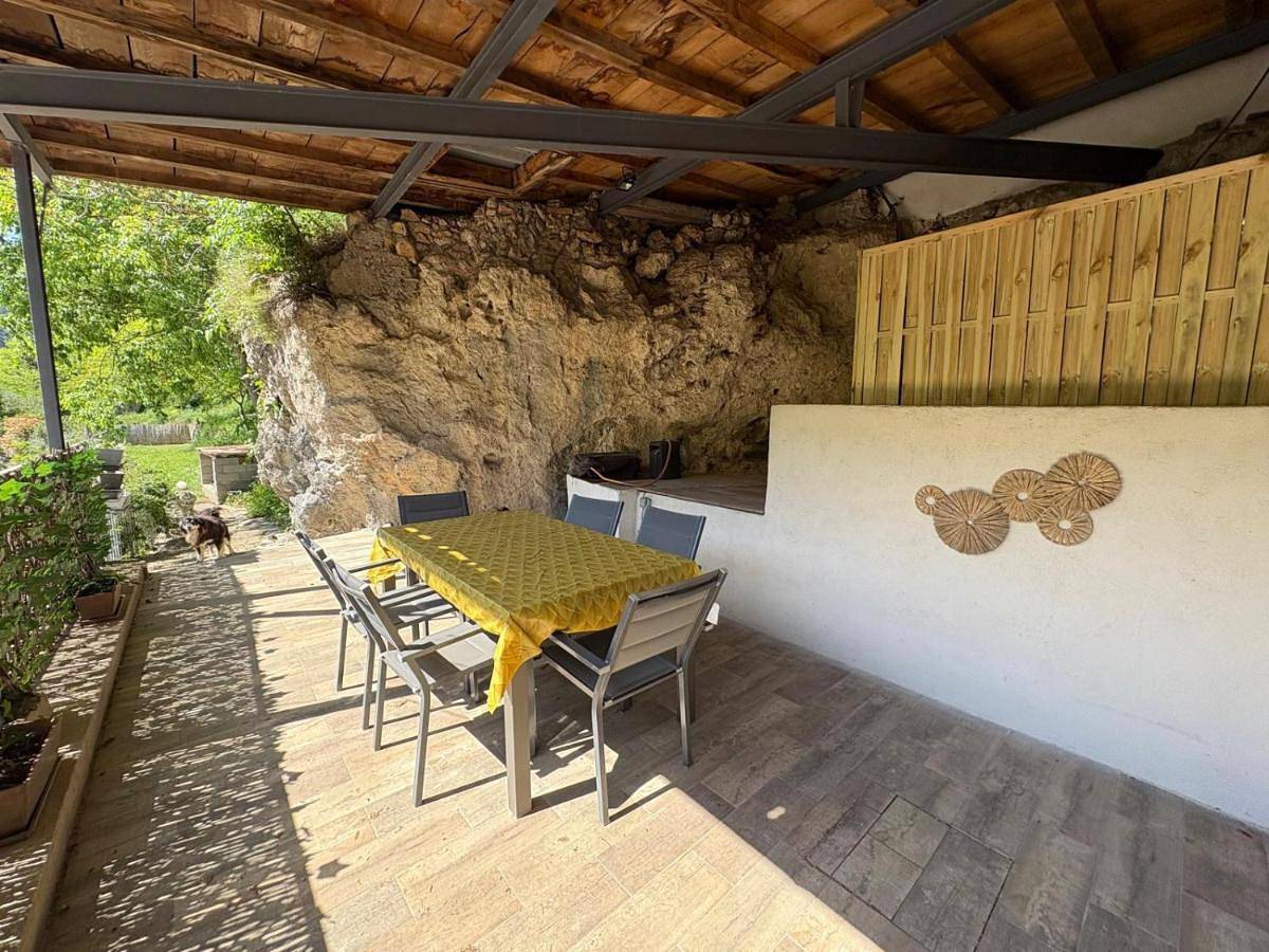 Appartement entier, Two-Bedroom Apartment in Saint-Guilhem-le-Désert, Côte méditerranéenne (France)