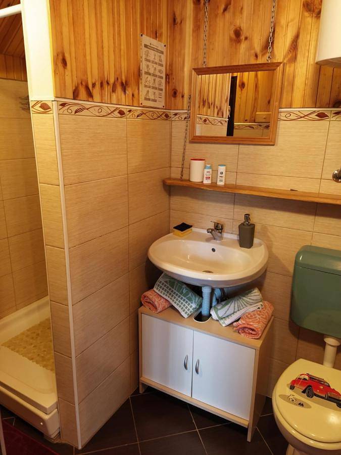 Gîte pour 2 personnes, avec vue et jardin dans Poljanak - 4