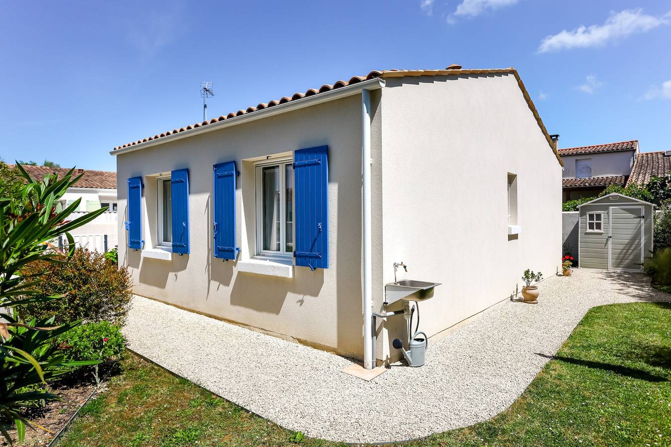Ferienhaus "Begognias" mit privater Terrasse in Le Château-d'Oléron, Côte de Beauté