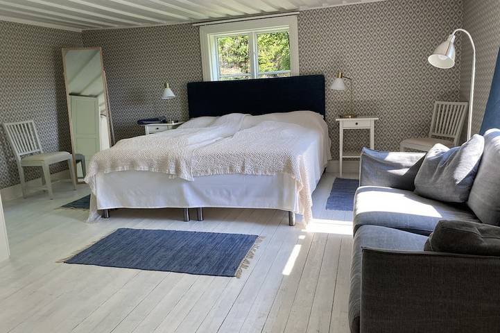 Country side farm house by the sea in Nynäshamn
