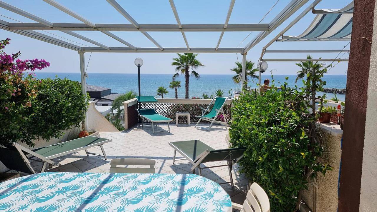 La Villa fronte Spiaggia Bandiera Blu in Lago Lungo (Latina), Sperlonga