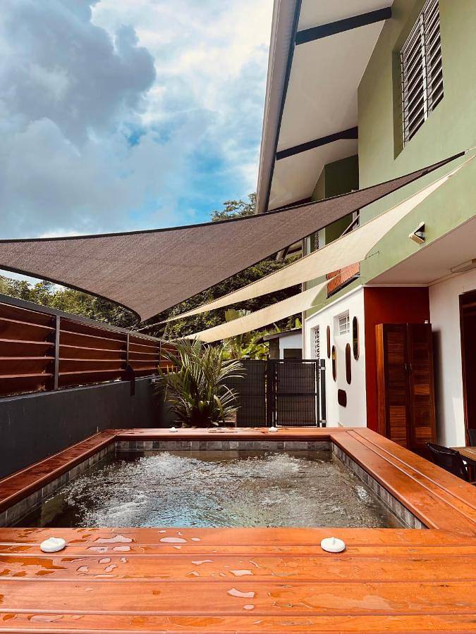 Villa pour 2 personnes, avec jardin et jacuzzi