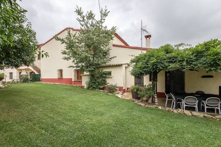 Casa rural para 6 personas, con jardín y piscina para niños, Familias con niños en Valles Oriental