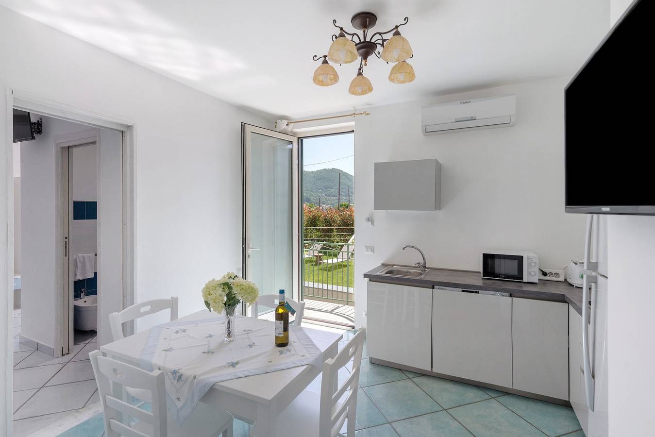 Entire apartment, Superior Venere Apartment in Villa Degli Dei with Mountain View, Wi-Fi & Air Conditioning in Pianillo, Agerola