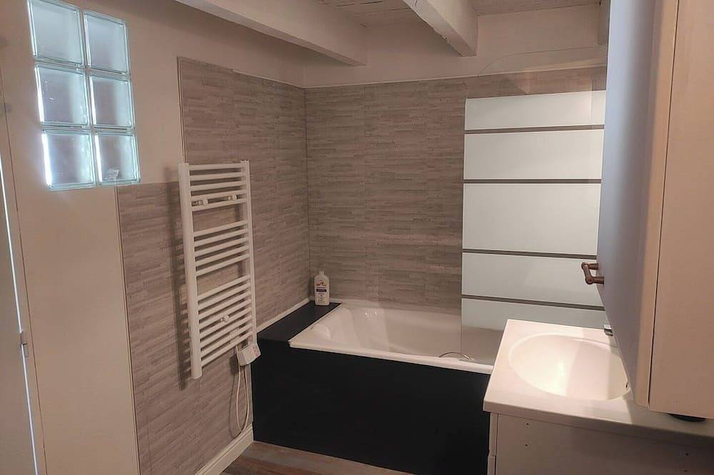 Appartement entier, Studio indépendant dans un lieu dédié au Bien-Etre en pleine nature in Montrem, Périgord Blanc