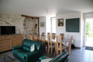 Gîte pour 10 personnes, avec jardin dans La Chapelle-Largeau