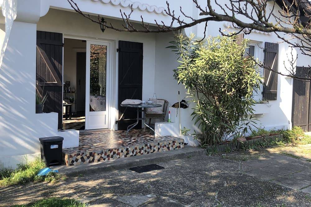 Close to all amenities: beach and shops in Mimizan Plage, Mimizan