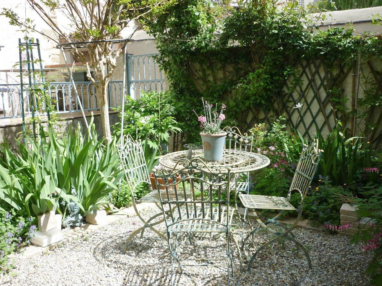 Studio with Garden View in Foix, Ariège